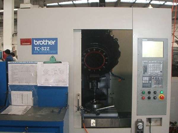 Drilling and tapping center from Japan
